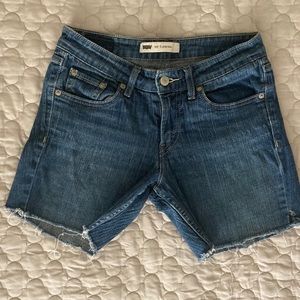 Levi’s 518 super low rise short